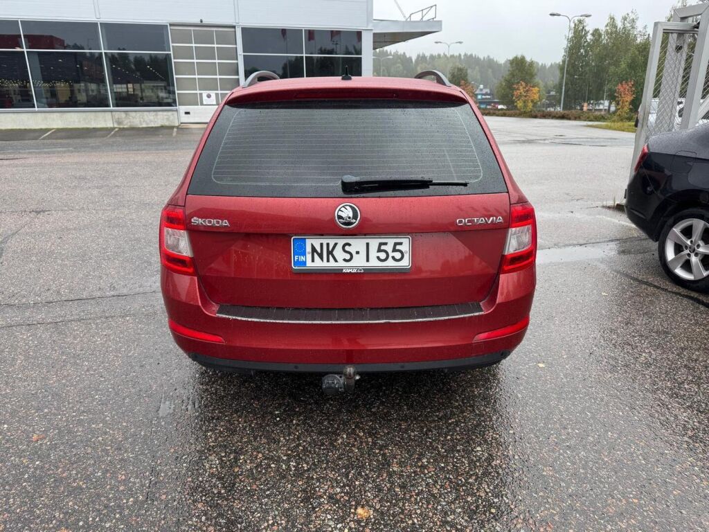 Skoda Octavia 2017 Punainen