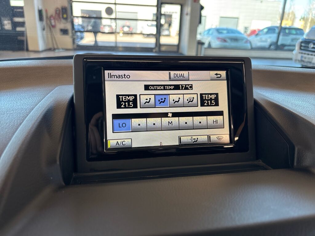 Lexus CT 2011 Valkoinen