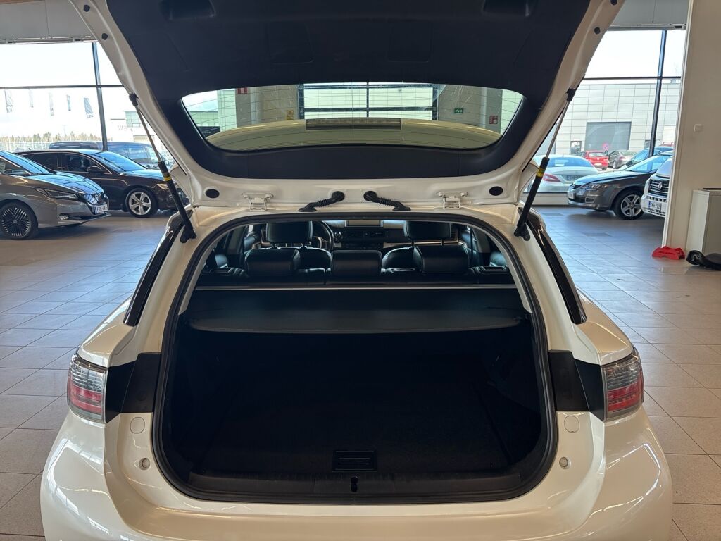 Lexus CT 2011 Valkoinen