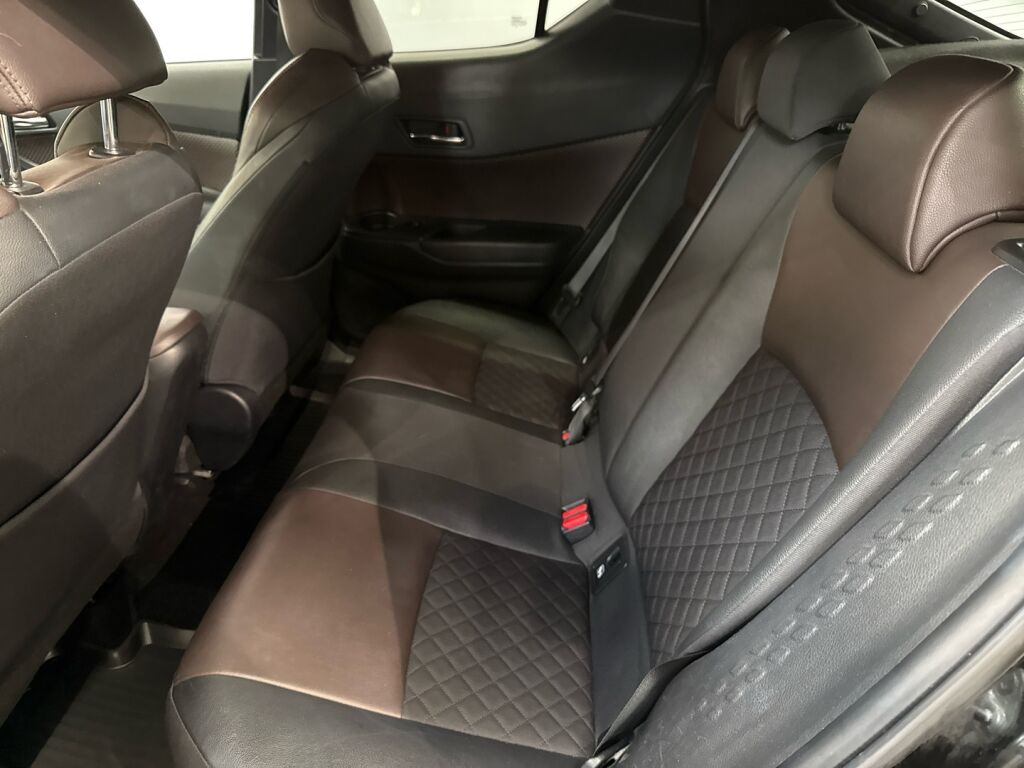 Toyota C-HR 2017 Musta