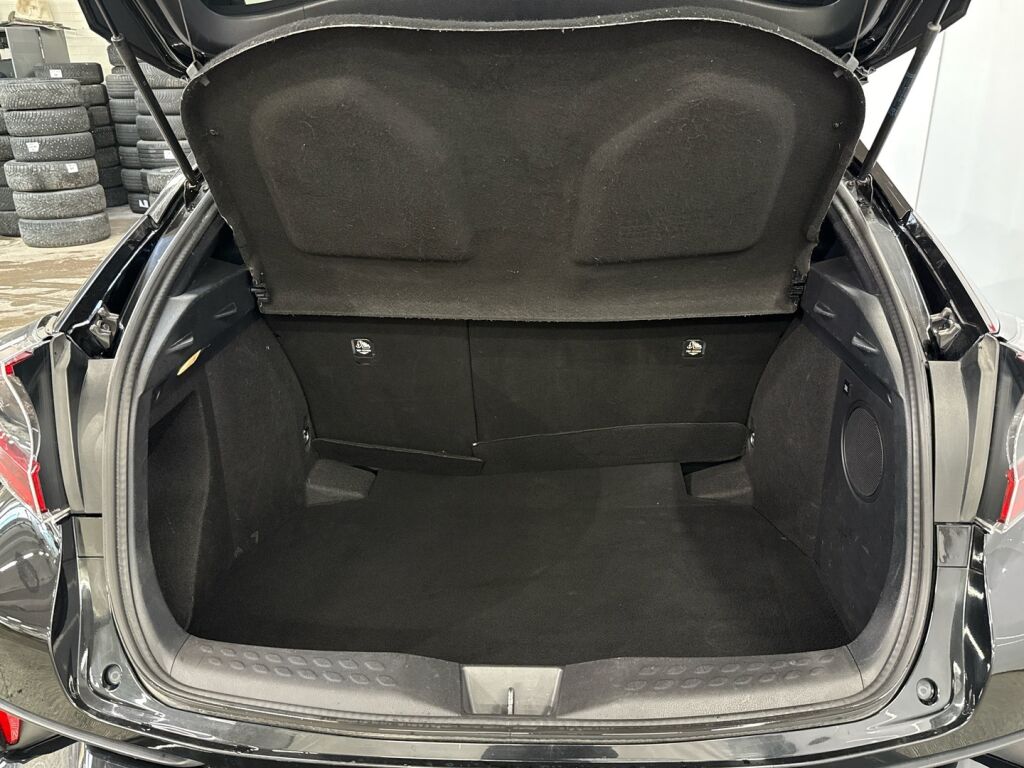 Toyota C-HR 2017 Musta