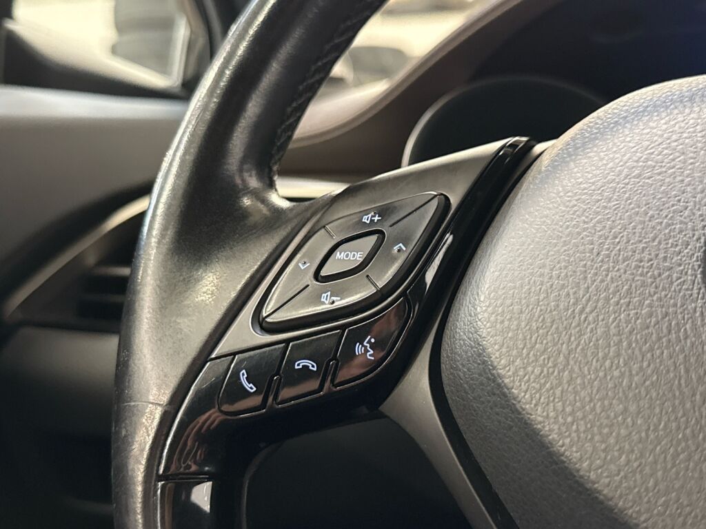 Toyota C-HR 2017 Musta