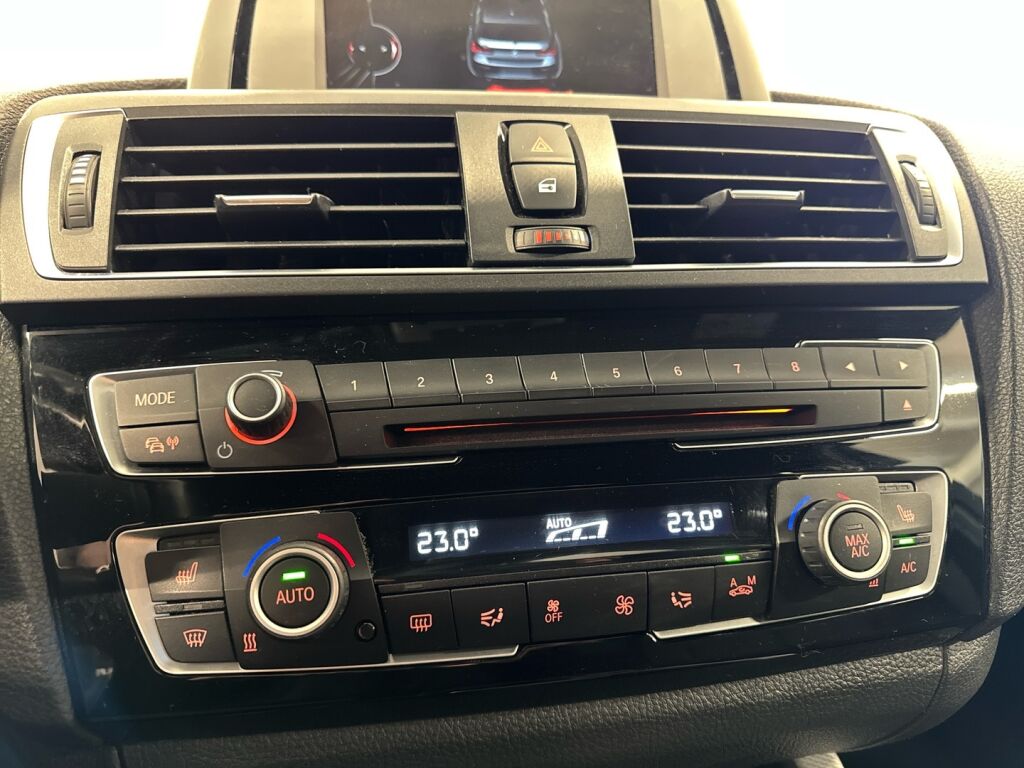 BMW 118 2017 Sininen