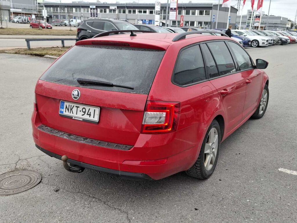 Skoda Octavia 2017 Punainen