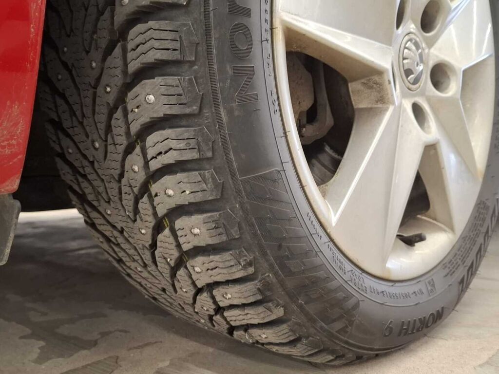 Skoda Octavia 2017 Punainen