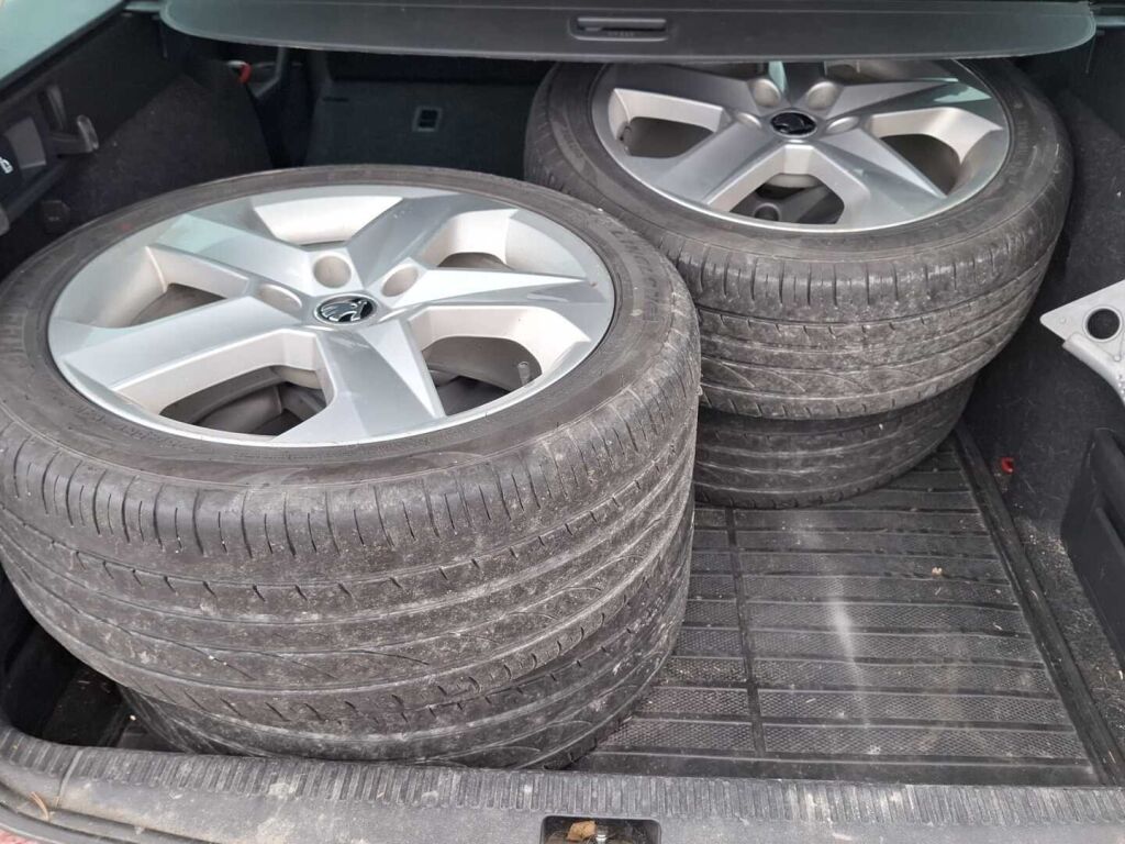 Skoda Octavia 2017 Punainen