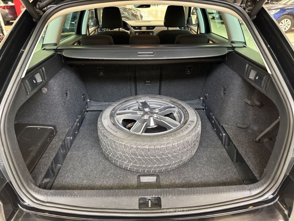 Skoda Octavia 2017 Musta