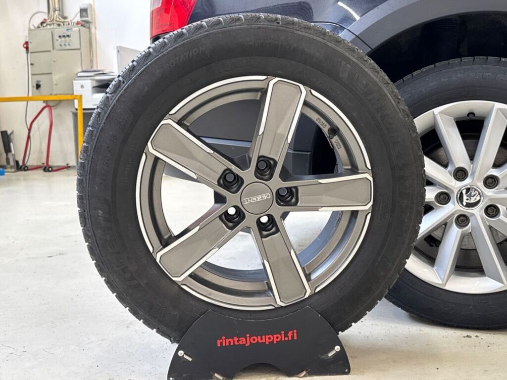 Skoda Octavia 2017 Musta