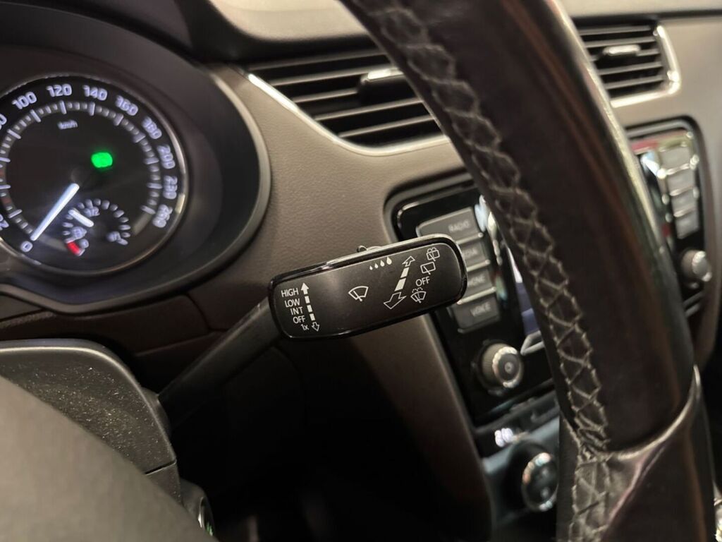 Skoda Octavia 2017 Musta