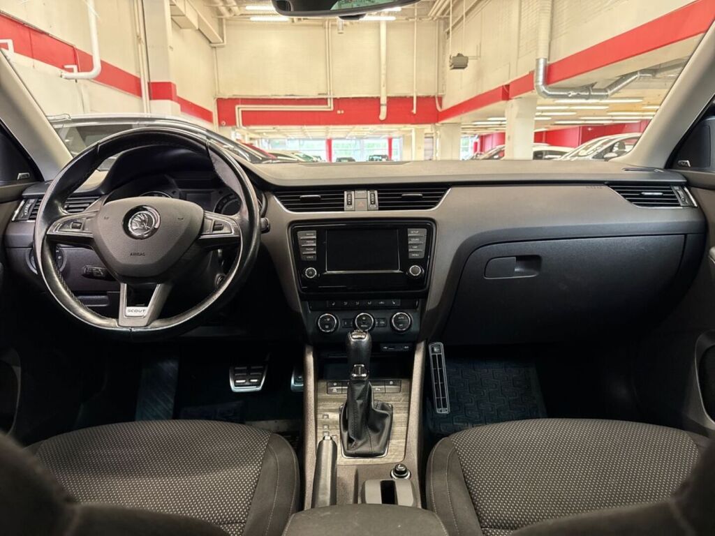 Skoda Octavia 2017 Musta