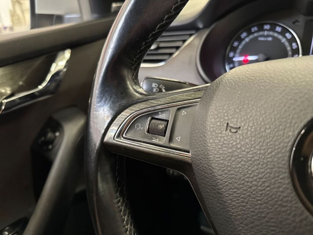 Skoda Octavia 2017 Musta