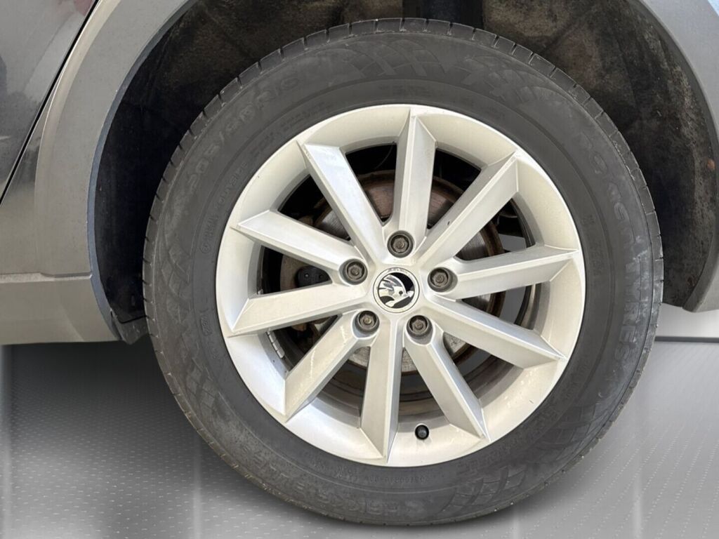 Skoda Octavia 2017 Musta