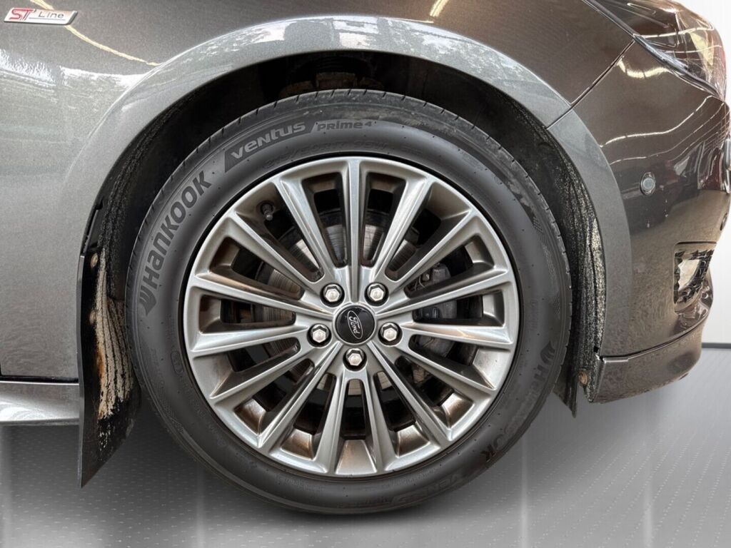 Ford Focus 2017 Metallinhohto Harmaa
