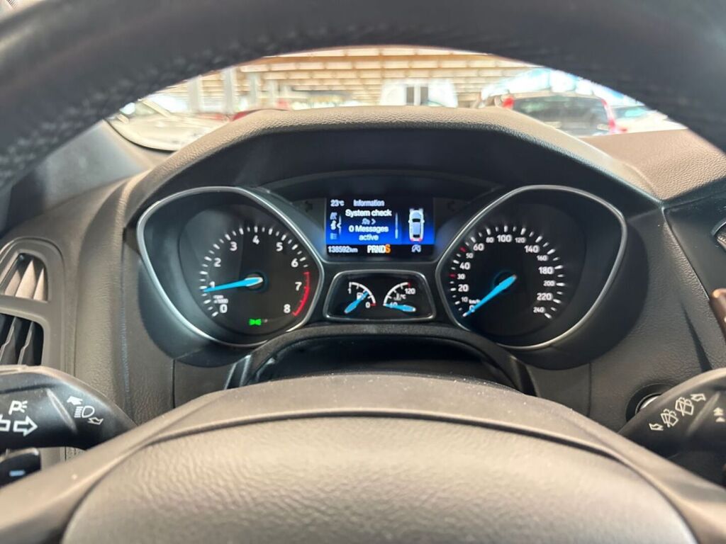 Ford Focus 2017 Metallinhohto Harmaa