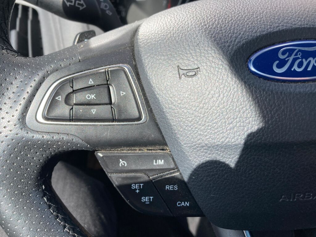 Ford Focus 2017 Metallinhohto Harmaa