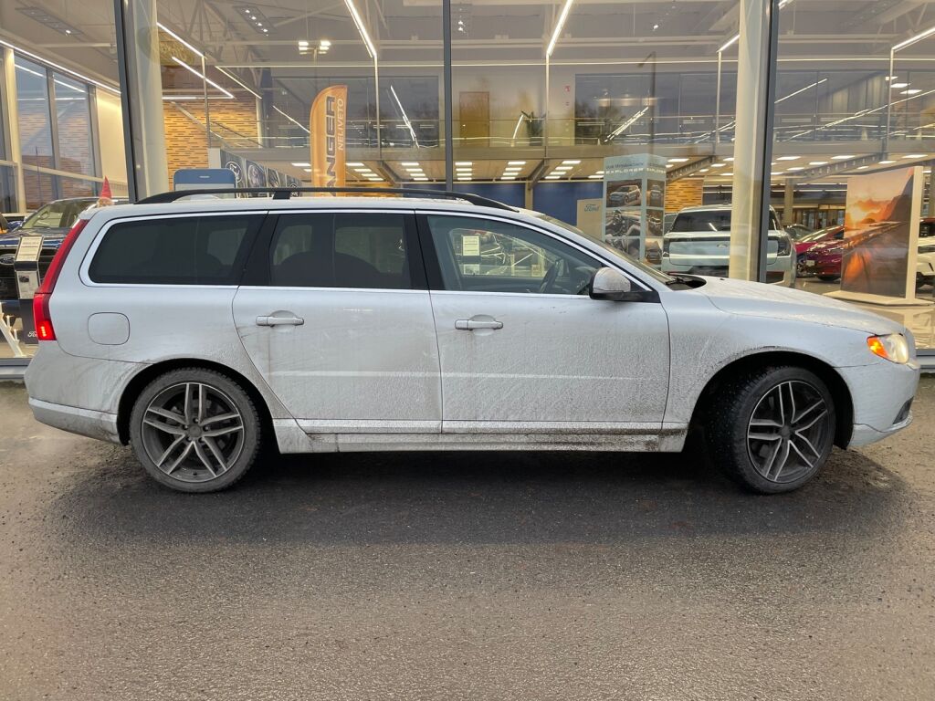 Volvo V70 2012 Valkoinen