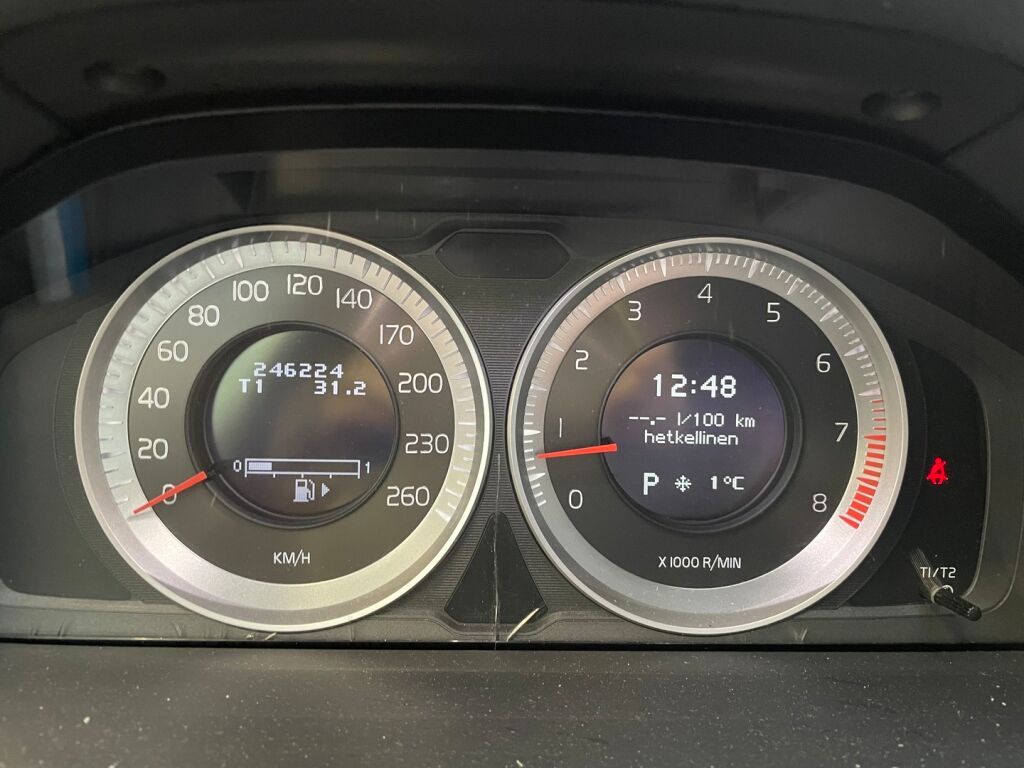 Volvo V70 2012 Valkoinen