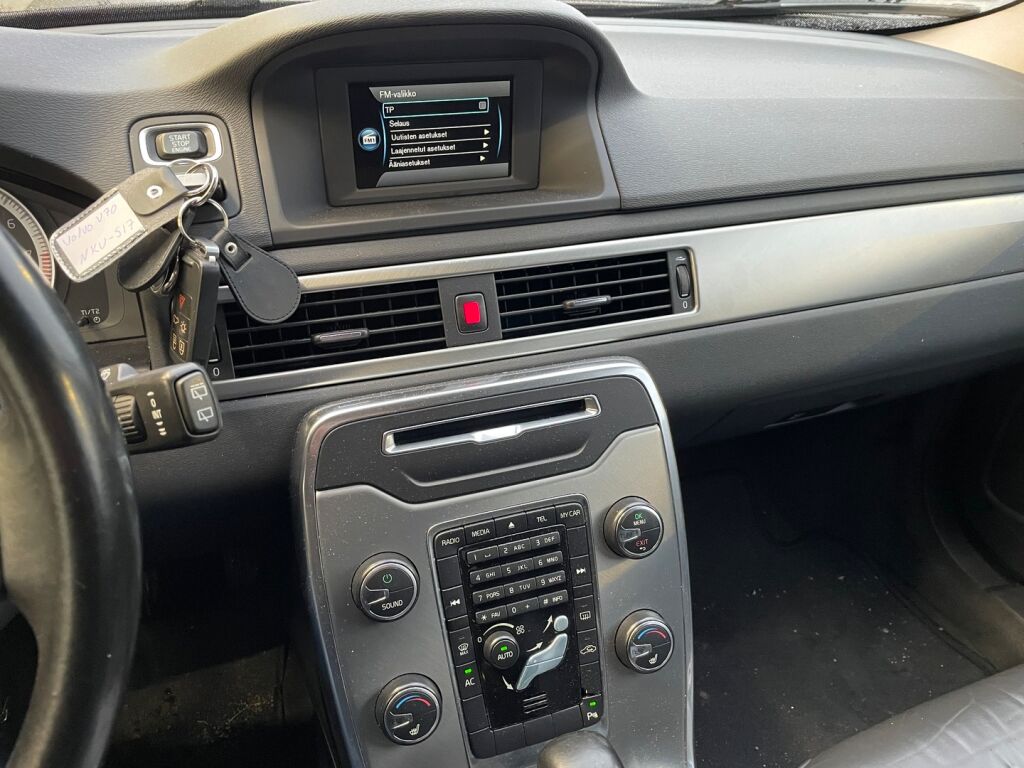 Volvo V70 2012 Valkoinen