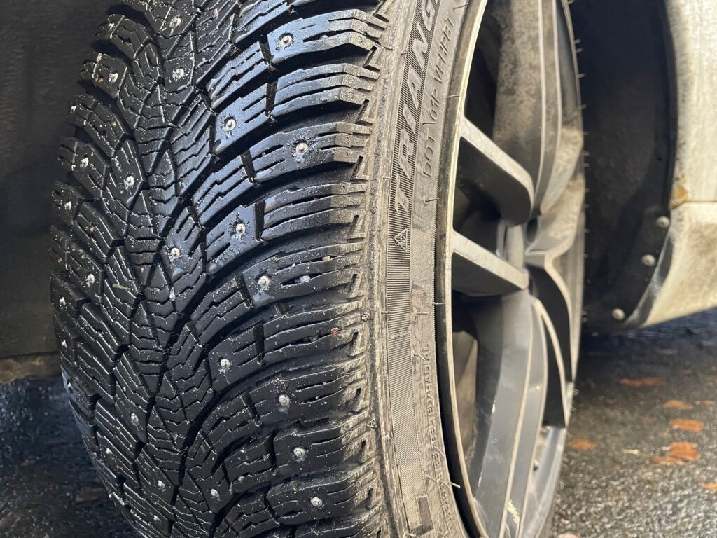 Volvo V70 2012 Valkoinen