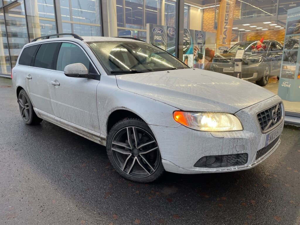 Volvo V70 2012 Valkoinen