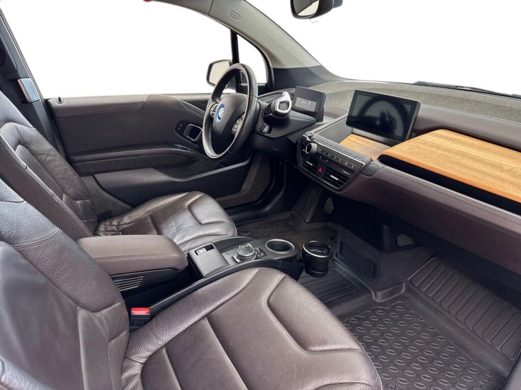 BMW i3 2016 Ruskea (beige)