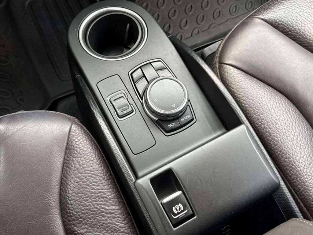 BMW i3 2016 Ruskea (beige)