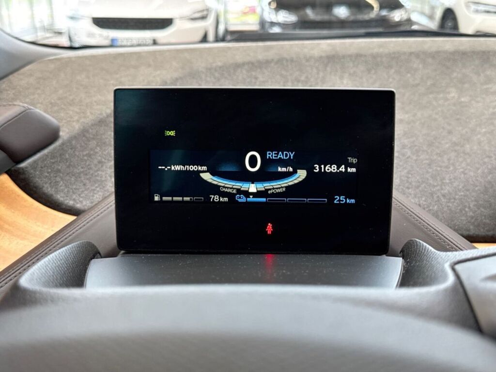 BMW i3 2016 Ruskea (beige)