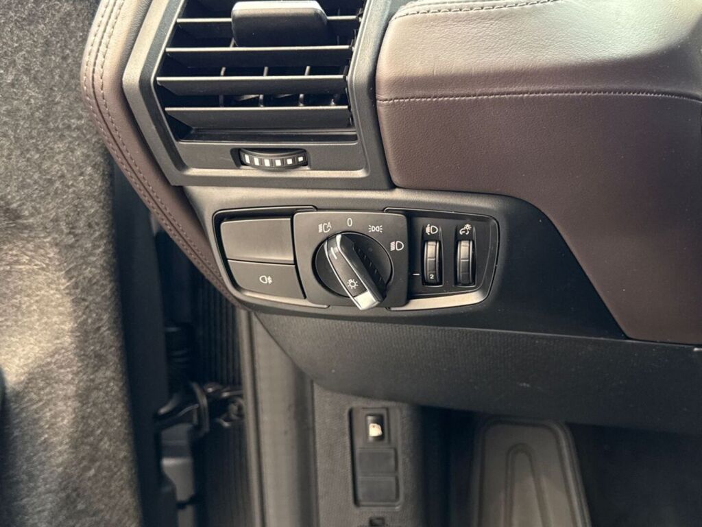 BMW i3 2016 Ruskea (beige)