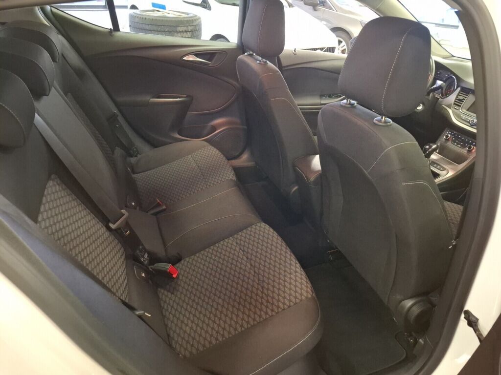 Opel Astra 2017 Valkoinen