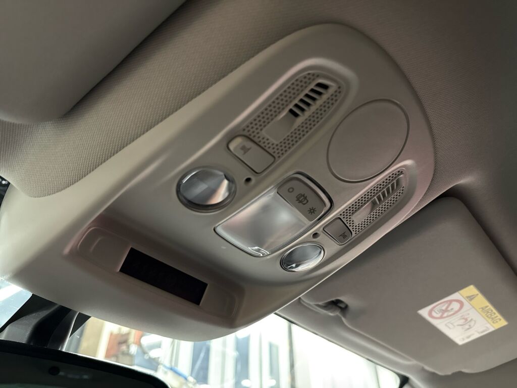 Citroen C4 2017 Punainen