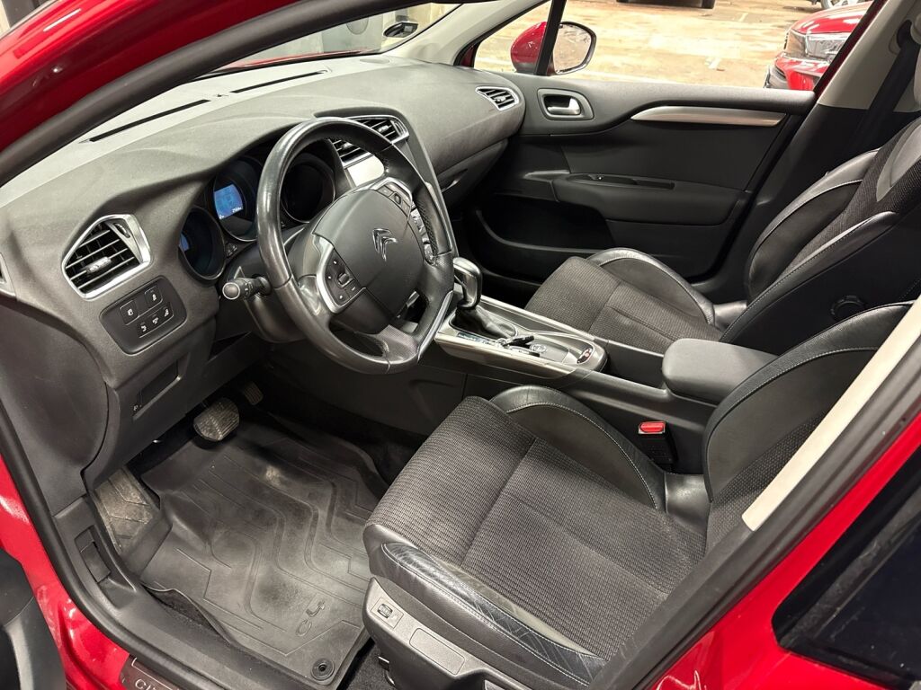 Citroen C4 2017 Punainen