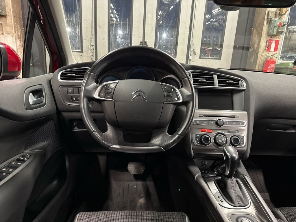 Citroen C4 2017 Punainen