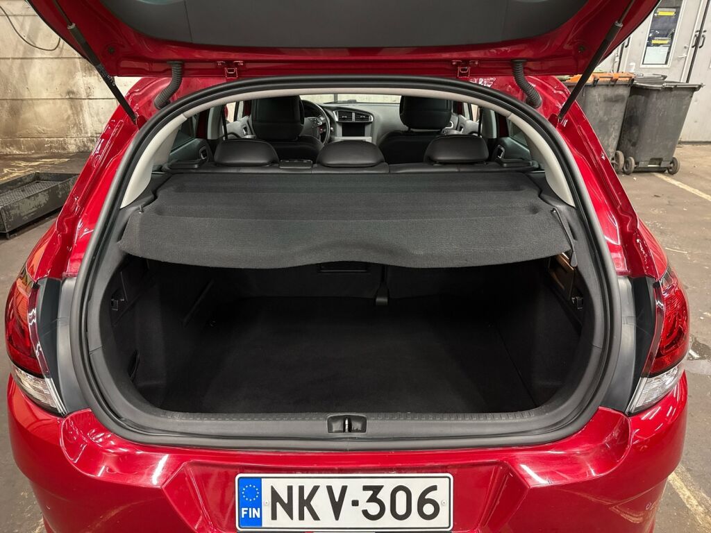 Citroen C4 2017 Punainen