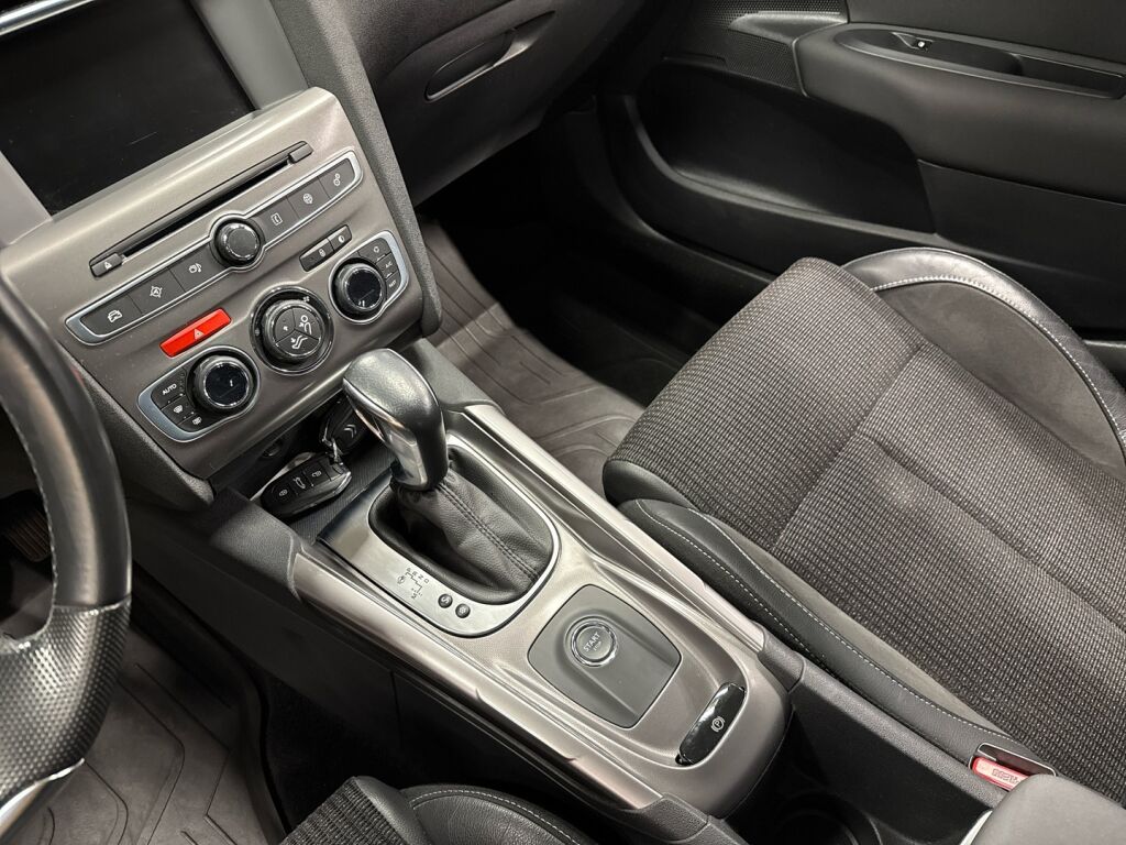 Citroen C4 2017 Punainen