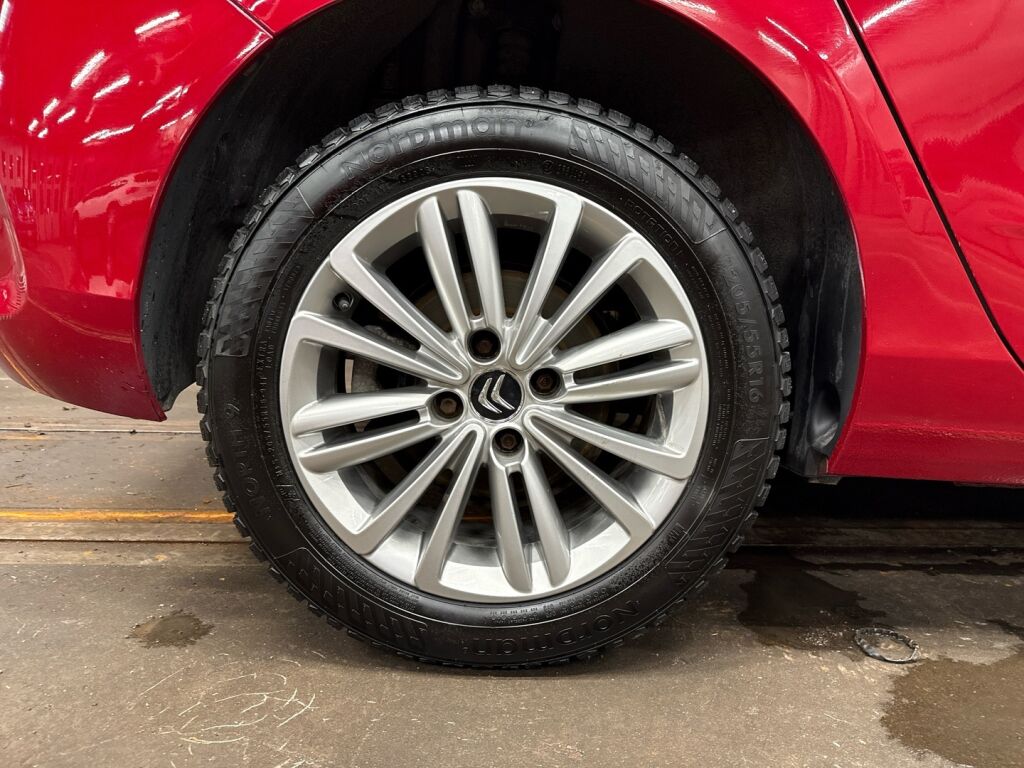 Citroen C4 2017 Punainen