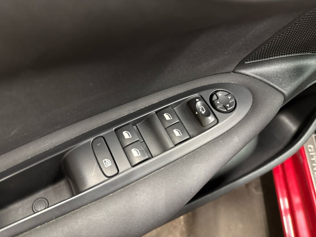 Citroen C4 2017 Punainen