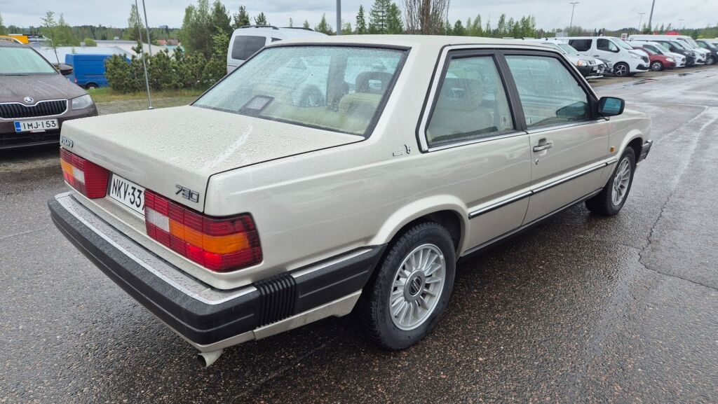 Volvo 780 1988 Ruskea (beige)