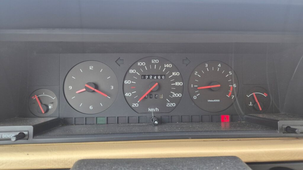 Volvo 780 1988 Ruskea (beige)