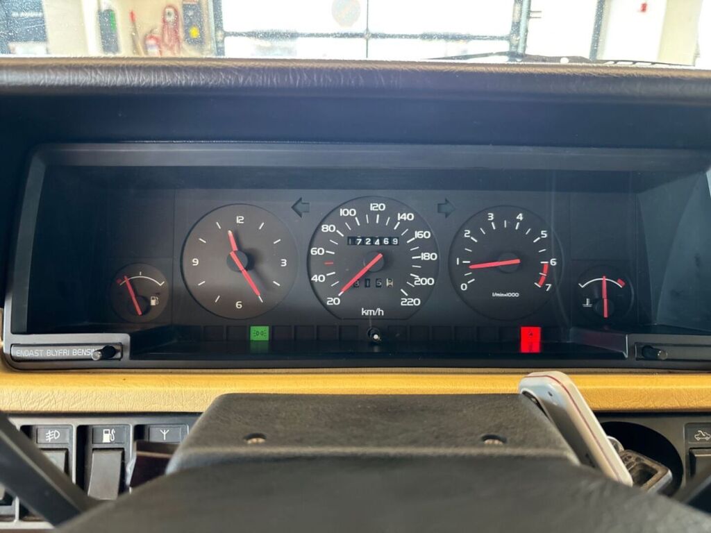 Volvo 780 1988 Ruskea (beige)