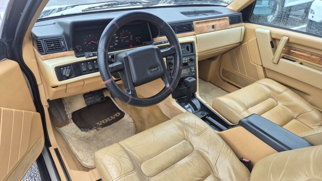 Volvo 780 1988 Ruskea (beige)