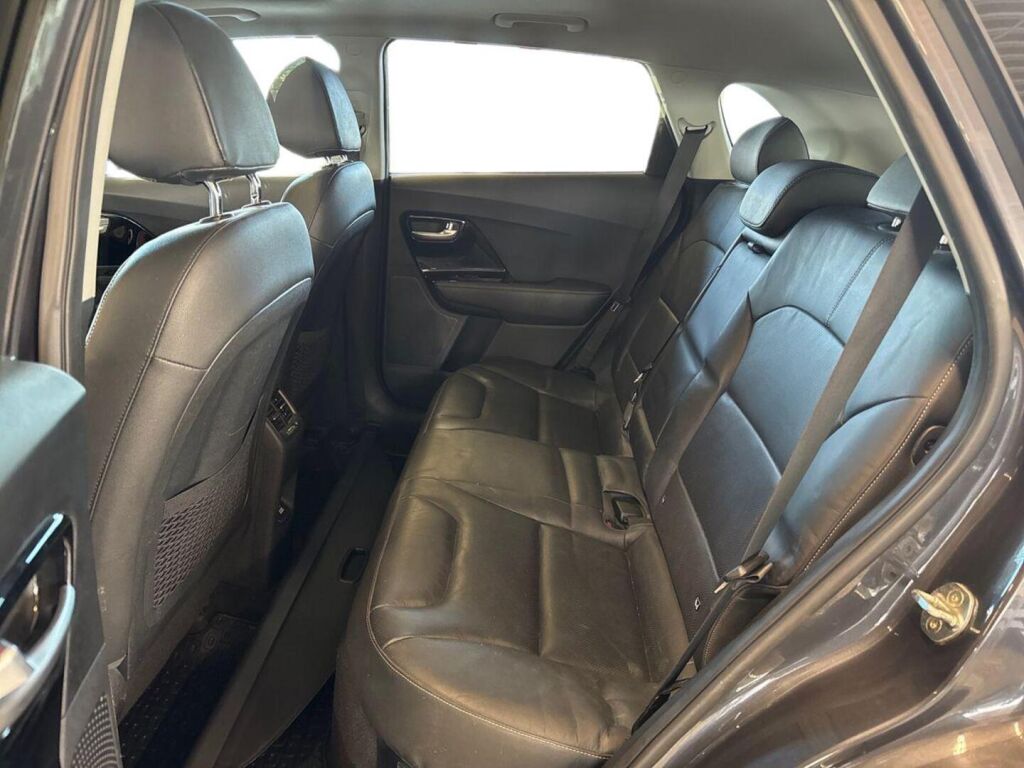 Kia Niro 2017 Harmaa