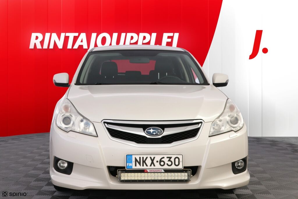 Subaru Legacy 2012 Valkoinen