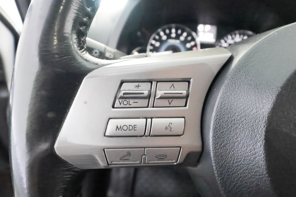 Subaru Legacy 2012 Valkoinen