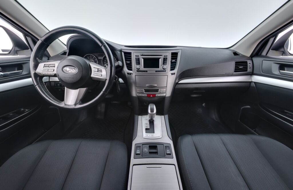 Subaru Legacy 2012 Valkoinen