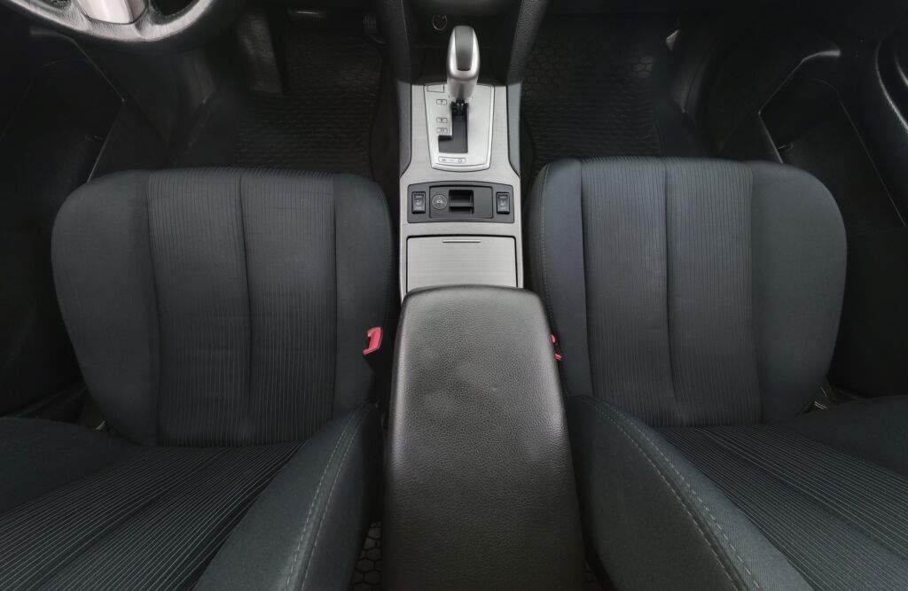 Subaru Legacy 2012 Valkoinen