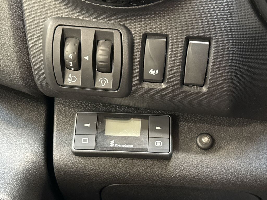 Opel Vivaro 2018 Musta