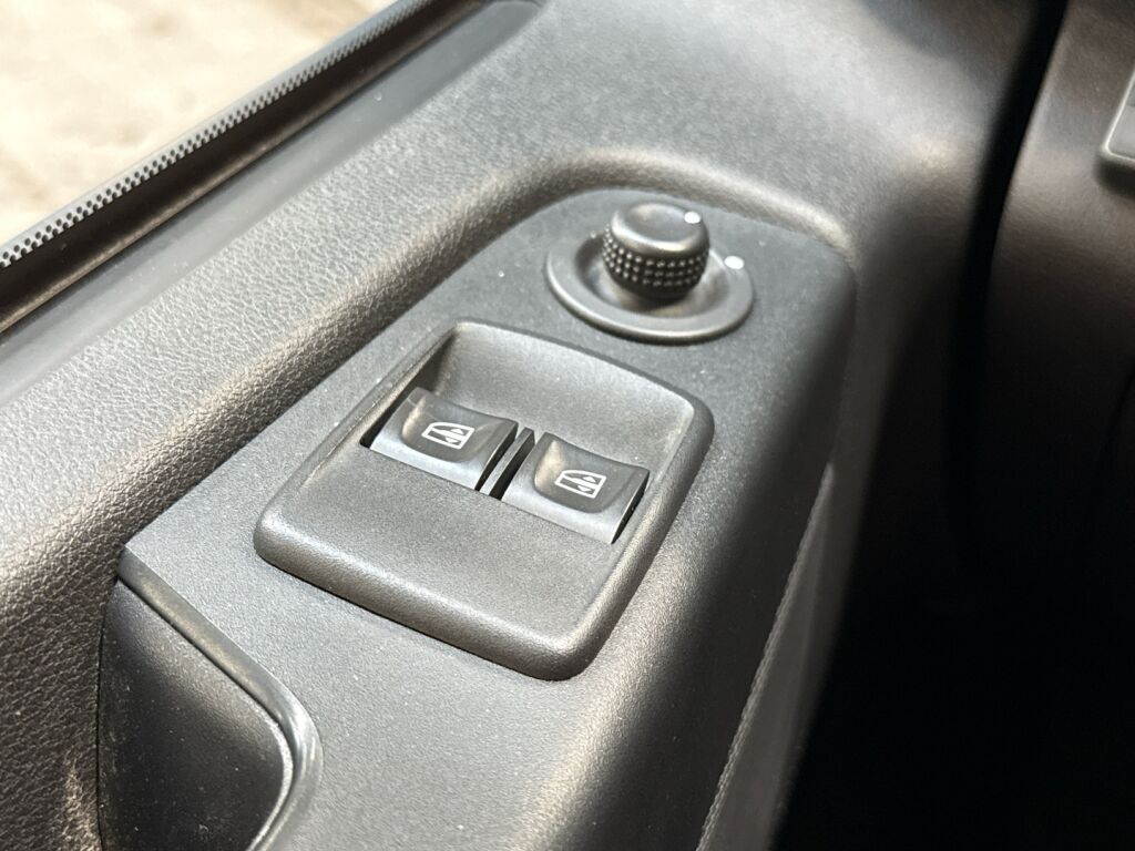 Opel Vivaro 2018 Musta