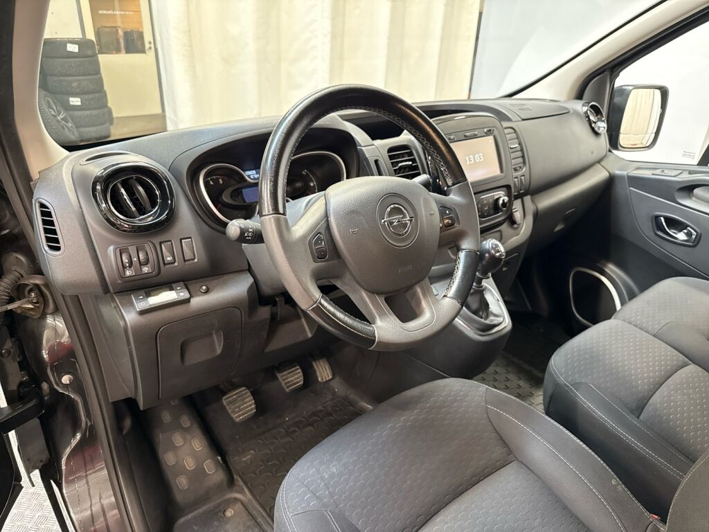 Opel Vivaro 2018 Musta