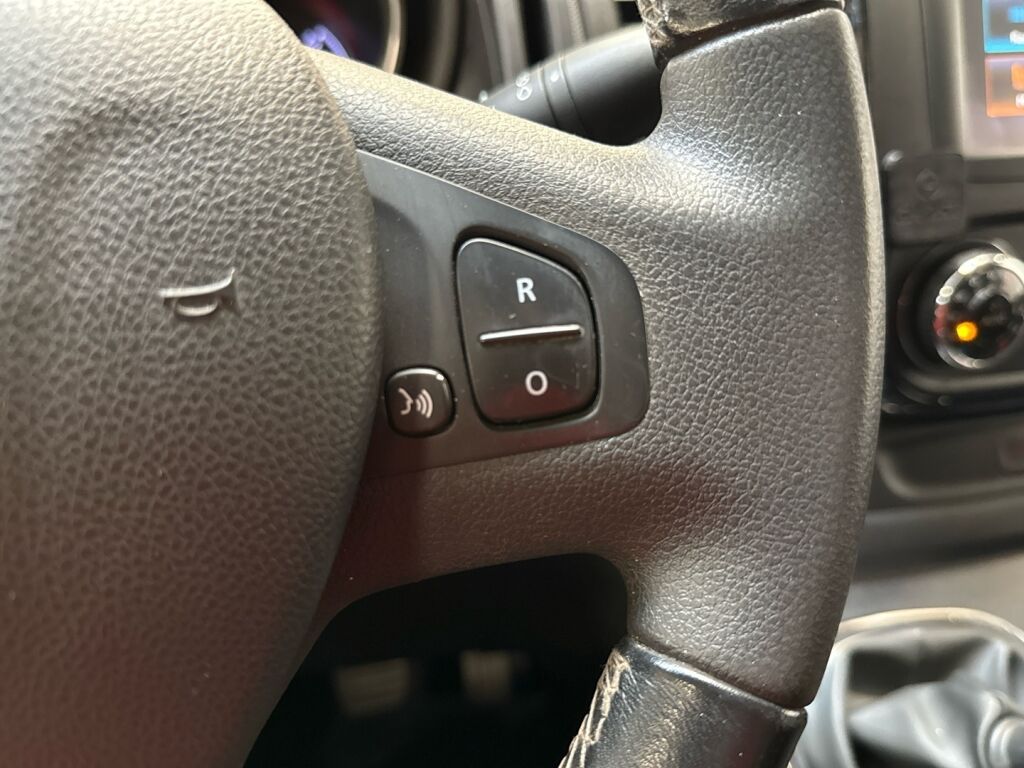 Opel Vivaro 2018 Musta