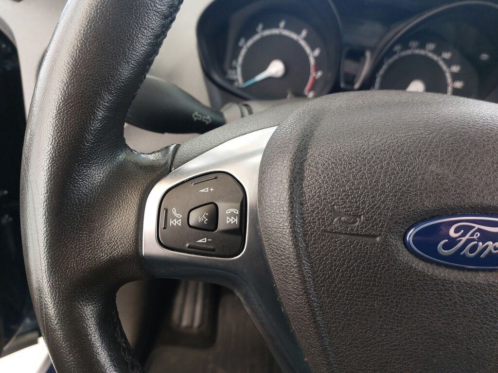 Ford Tourneo Courier 2017 Sininen